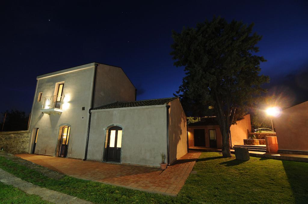 Villa Il Giardino Degli Ovali Fiumefreddo di Sicilia Habitación foto